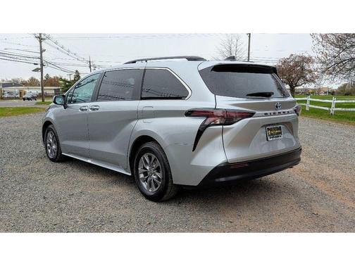 2023 Toyota Sienna XLE