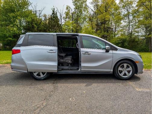 Lunar Silver Metallic 2019 Honda Odyssey EX-L