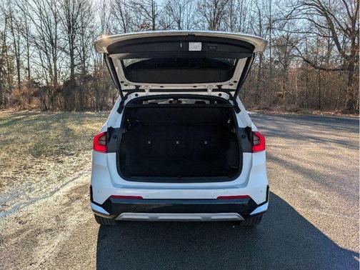 Alpine White 2023 BMW X1 xDrive28i