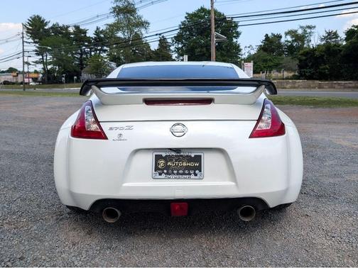 Pearl White 2018 Nissan 370Z
