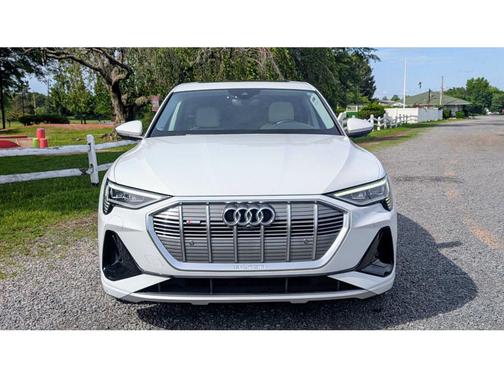 2021 Audi e-tron Premium Plus
