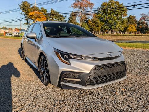 Classic Silver Metallic 2021 Toyota Corolla SE