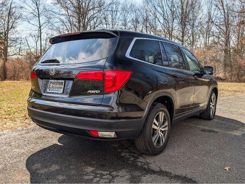 Crystal Black Pearl 2017 Honda Pilot EX-L