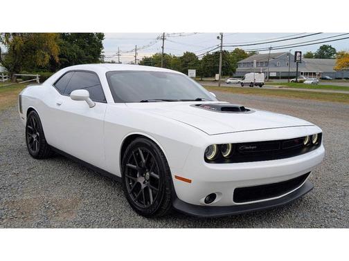 2016 Dodge Challenger 392 Hemi Scat Pack Shaker