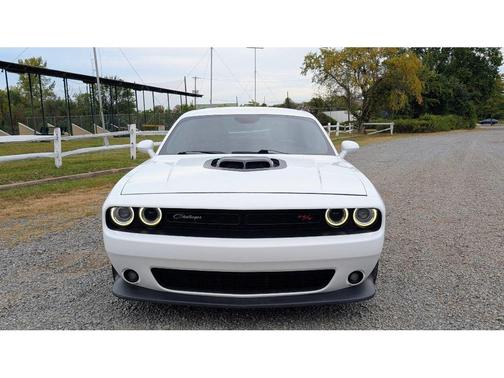 2016 Dodge Challenger 392 Hemi Scat Pack Shaker