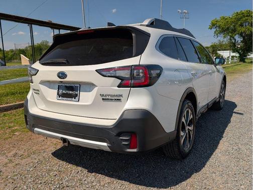 Crystal White Pearl 2022 Subaru Outback Touring XT