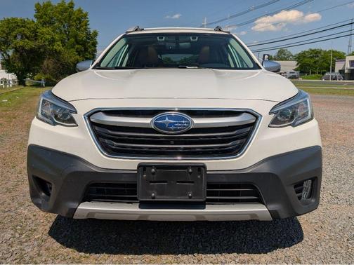 Crystal White Pearl 2022 Subaru Outback Touring XT