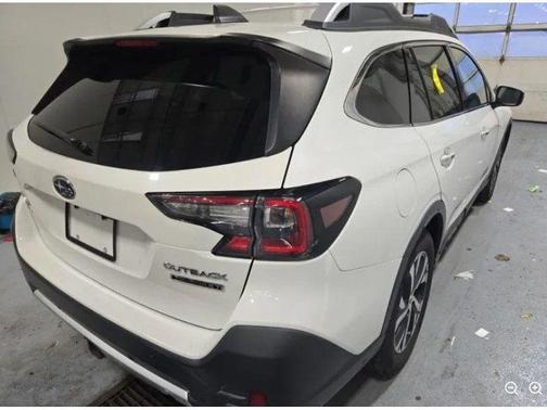 Crystal White Pearl 2022 Subaru Outback Touring XT