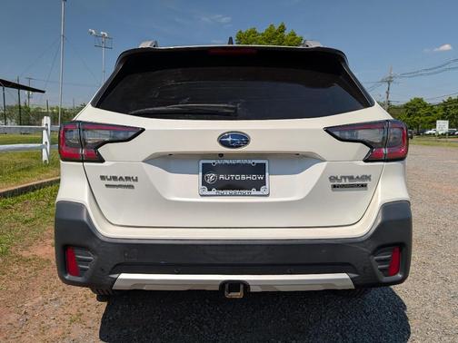 Crystal White Pearl 2022 Subaru Outback Touring XT