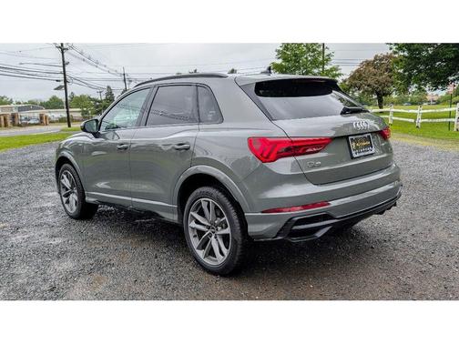 2022 Audi Q3 45 S line Premium
