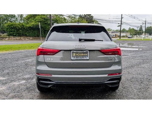 2022 Audi Q3 45 S line Premium
