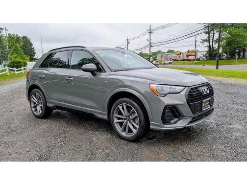 2022 Audi Q3 45 S line Premium