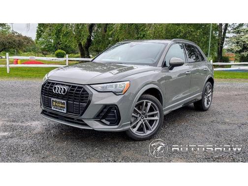 2022 Audi Q3 45 S line Premium