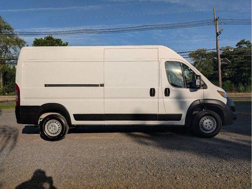 Bright White Clearcoat 2026 RAM ProMaster 2500 High Roof