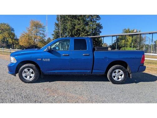 Blue Streak Pearlcoat 2016 RAM 1500 Tradesman/Express