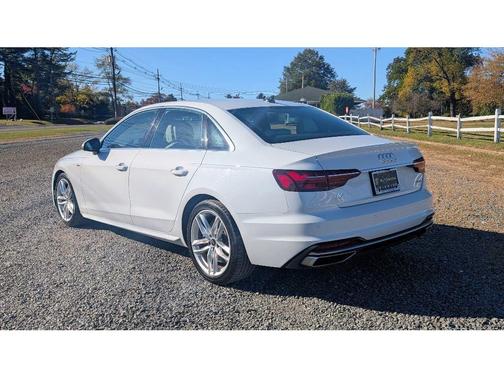 2022 Audi A4 45 S line Premium Plus