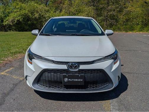 Wind Chill Pearl 2022 Toyota Corolla LE
