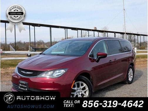 Velvet Red Pearlcoat 2018 Chrysler Pacifica LX