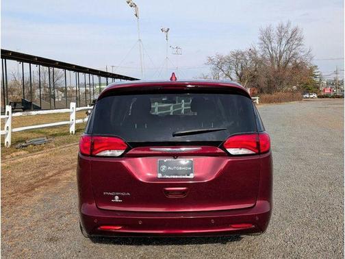 2018 Chrysler Pacifica LX