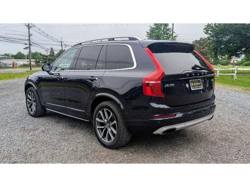 2017 Volvo XC90 T6 Momentum