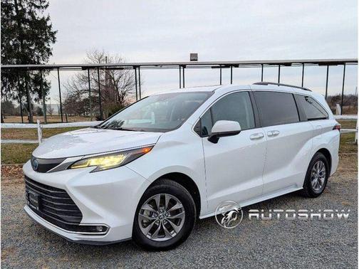 2023 Toyota Sienna XLE