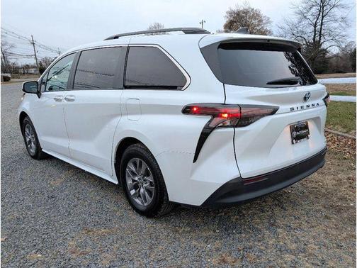 2023 Toyota Sienna XLE