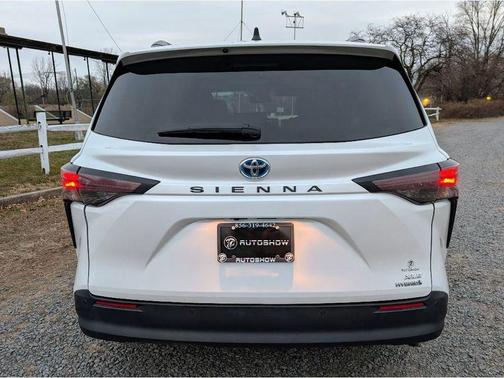 2023 Toyota Sienna XLE