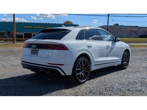 2021 Audi Q8 55 Premium