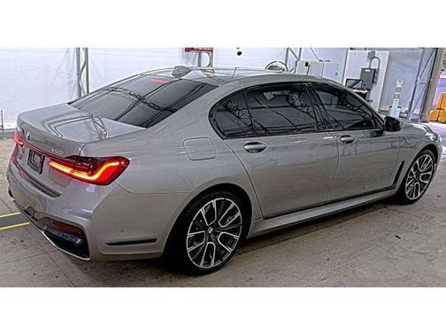 2022 BMW 750 i xDrive