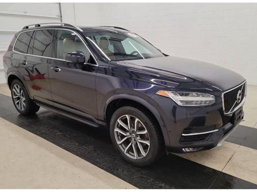 2017 Volvo XC90 T6 Momentum