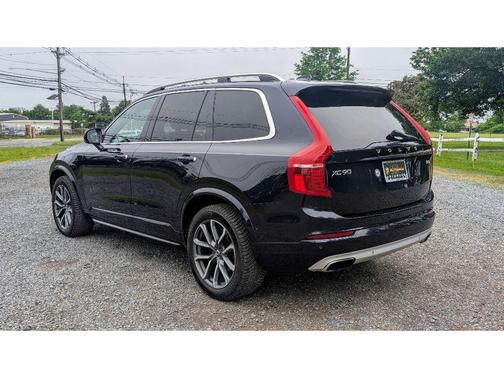 2017 Volvo XC90 T6 Momentum
