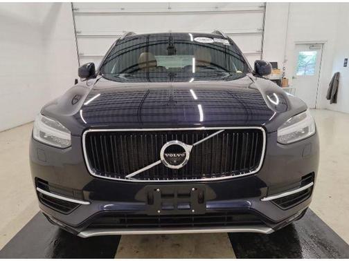 2017 Volvo XC90 T6 Momentum