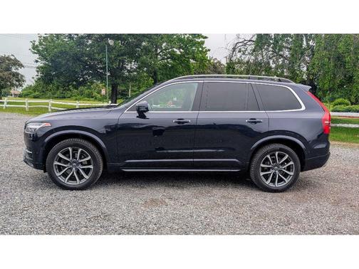 2017 Volvo XC90 T6 Momentum