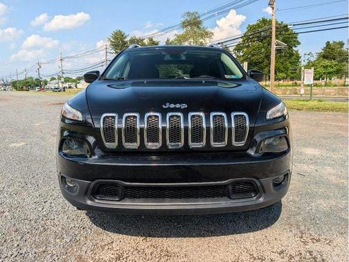 Diamond Black 2017 Jeep Cherokee Latitude