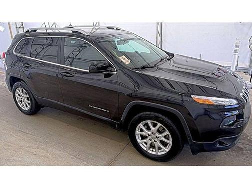 Diamond Black 2017 Jeep Cherokee Latitude