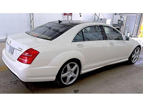 Diamond White Metallic 2010 Mercedes-Benz S-Class S 550 4MATIC
