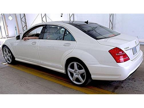Diamond White Metallic 2010 Mercedes-Benz S-Class S 550 4MATIC