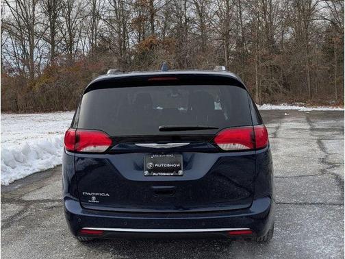 Jazz Blue Pearlcoat 2018 Chrysler Pacifica Touring-L Plus