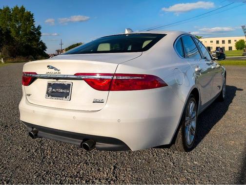 Polaris White 2017 Jaguar XF 35t Premium