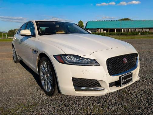 Polaris White 2017 Jaguar XF 35t Premium