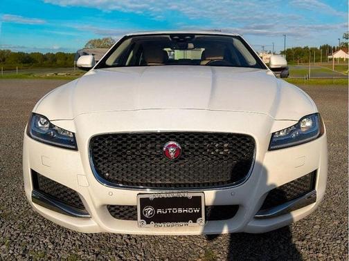 Polaris White 2017 Jaguar XF 35t Premium