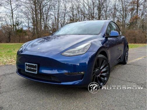 Deep Blue Metallic 2023 Tesla Model Y Performance
