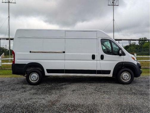 Bright White Clearcoat 2026 RAM ProMaster 2500 High Roof