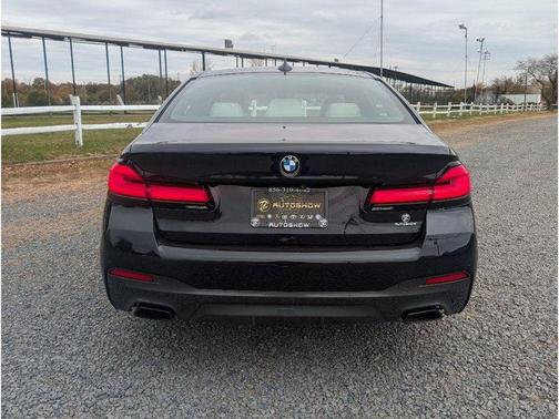 Carbon Black Metallic 2022 BMW 530 i xDrive