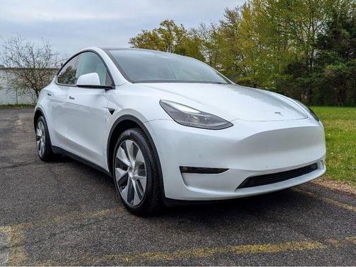 Pearl White Multi 2021 Tesla Model Y Long Range