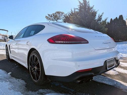 2016 Porsche Panamera GTS