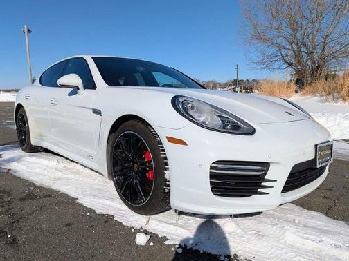 2016 Porsche Panamera GTS