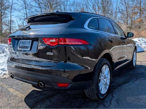2017 Jaguar F-PACE 35t Prestige