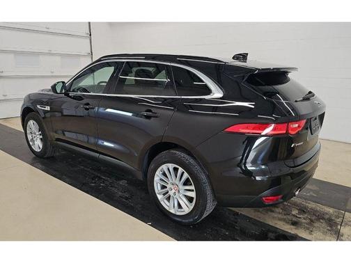 2017 Jaguar F-PACE 35t Prestige