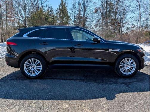 2017 Jaguar F-PACE 35t Prestige